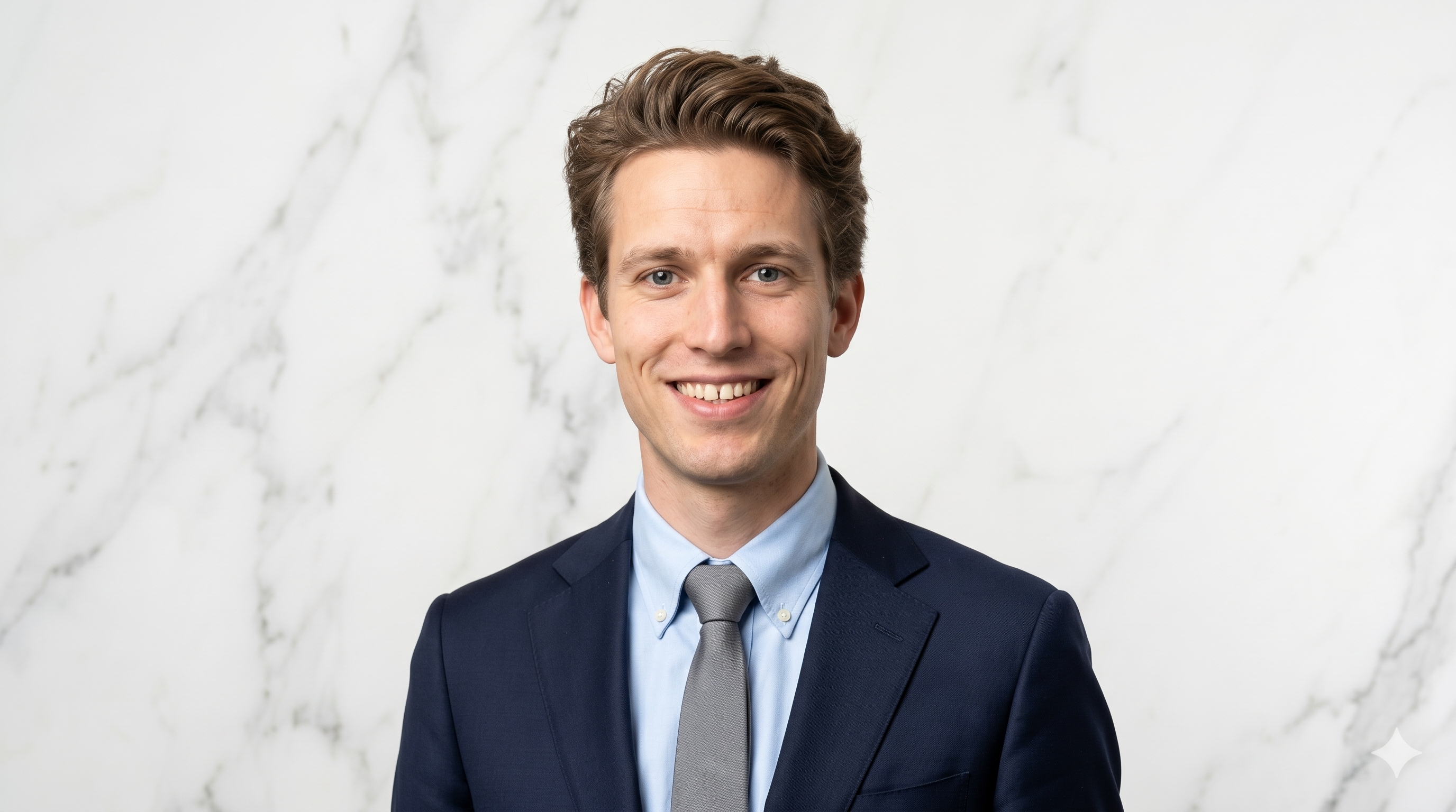 Portrait of Milan Dekker, Senior Associate